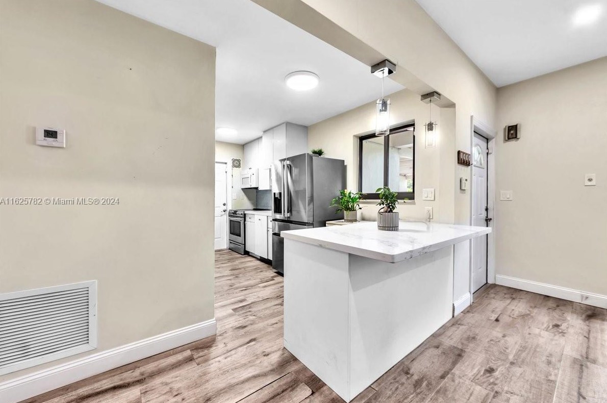 130 127th St, Miami FL 33161-5177 exterior