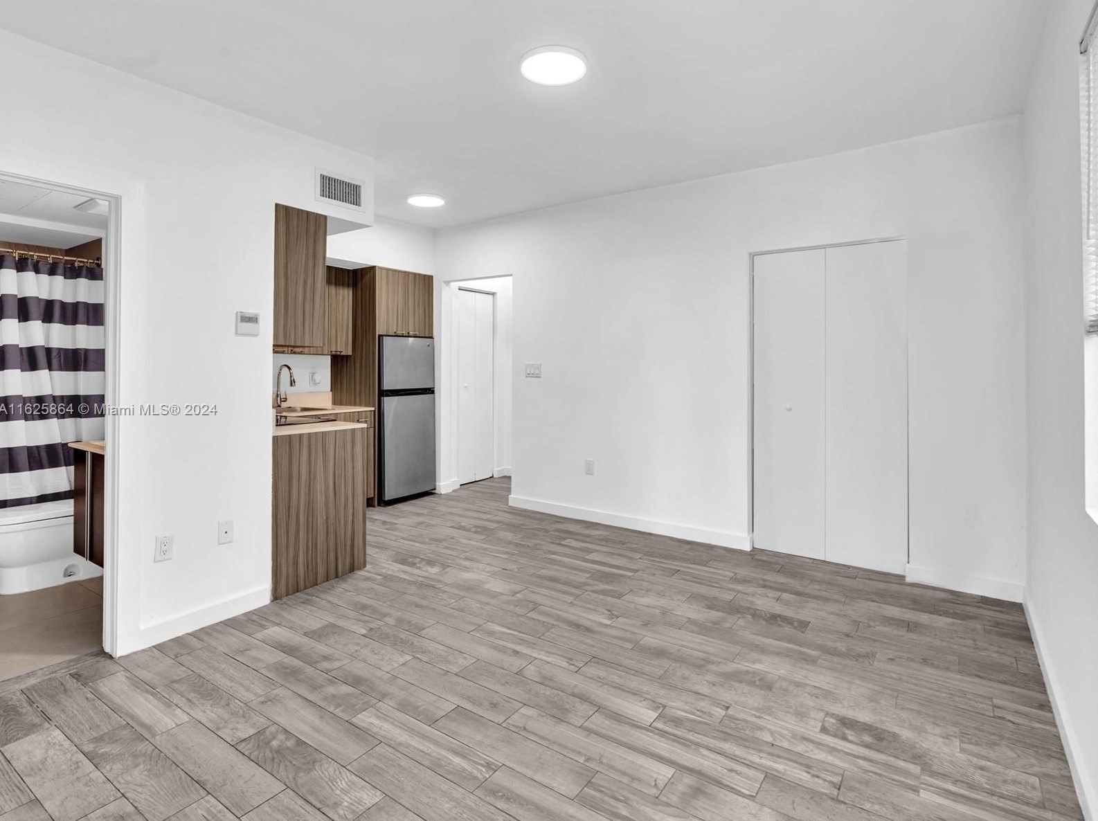557 Michigan Ave #114, Miami, FL 33139