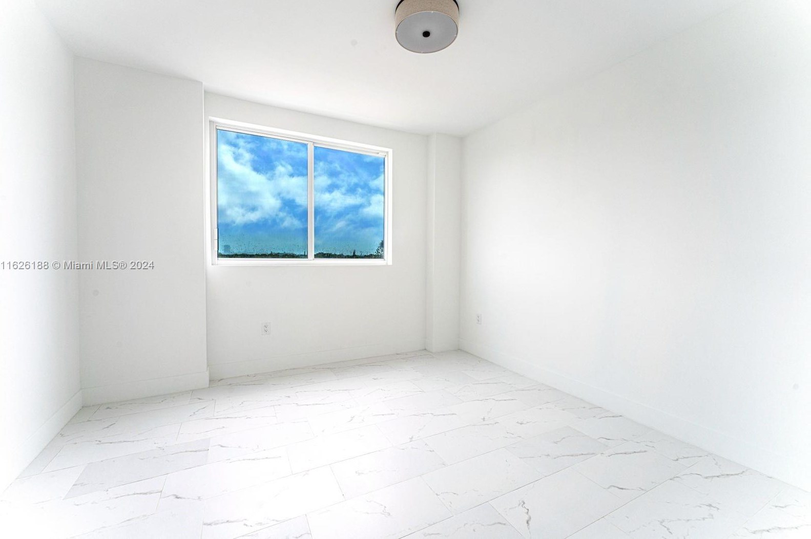 1850 Monroe St, Hollywood FL  33020-5118 exterior