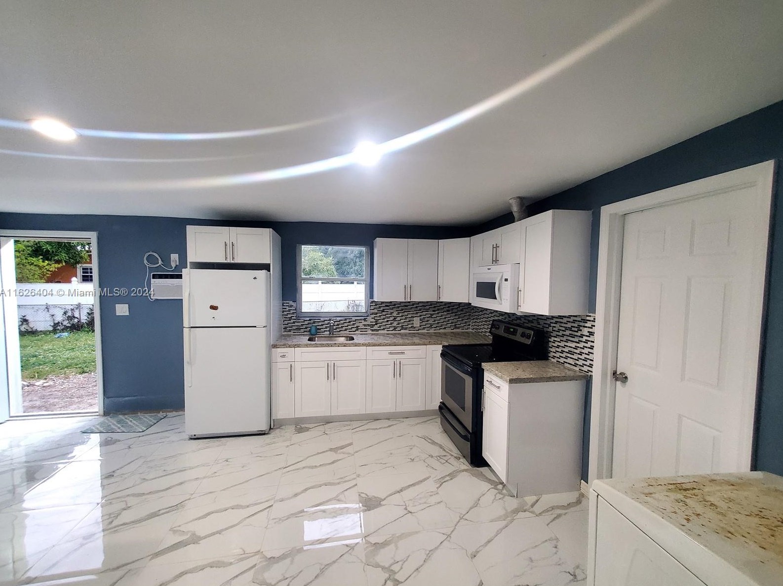 2321 Sw 68th Ave #2, Hollywood, FL 33023