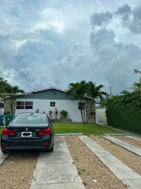 2731 Nw 27th St #b, Miami, FL 33142