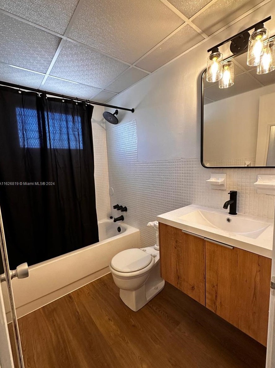 626 Meridian Ave, Miami FL  33139-6430 exterior