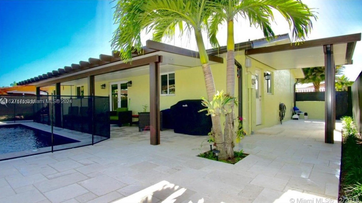 10841 30th St, Miami, FL 33165-2417