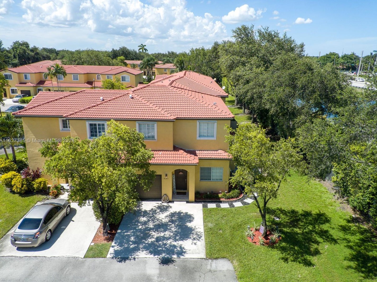 1825 Sw 101st Terrace, Hollywood, FL 33025