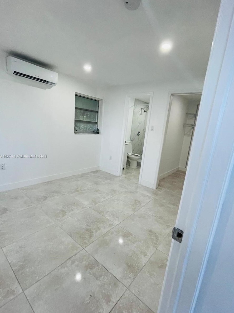 2437 Nw 98th St #2437, Miami, FL 33147