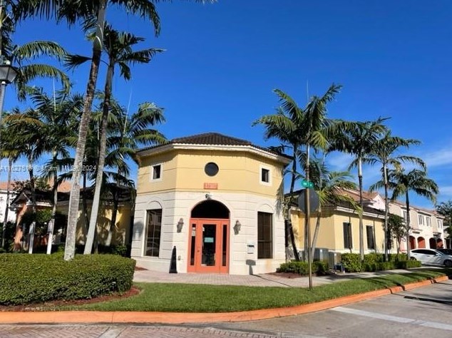 17335 7th Ave, Miami, FL 33169-7038