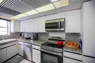 6039 Collins Ave, Miami Beach, FL 33140 - Photo 4