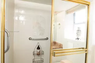 6039 Collins Ave, Miami Beach, FL 33140 - Photo 8