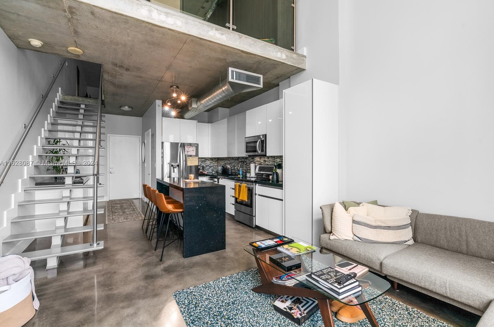 690 Sw 1st Ct Apt 2318, Miami, FL 33130