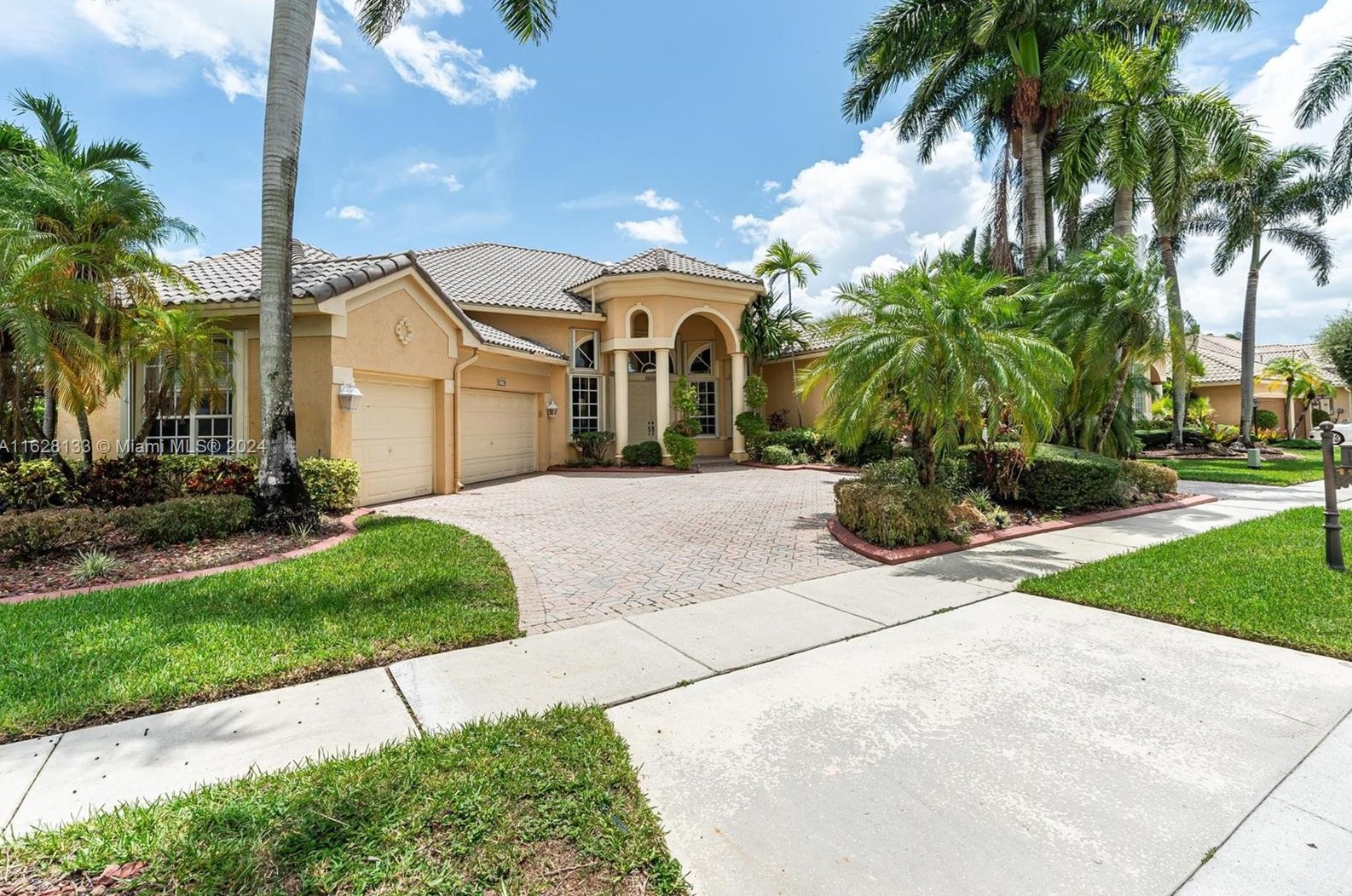 1911 Nw 137th Terrace, Hollywood, FL 33028