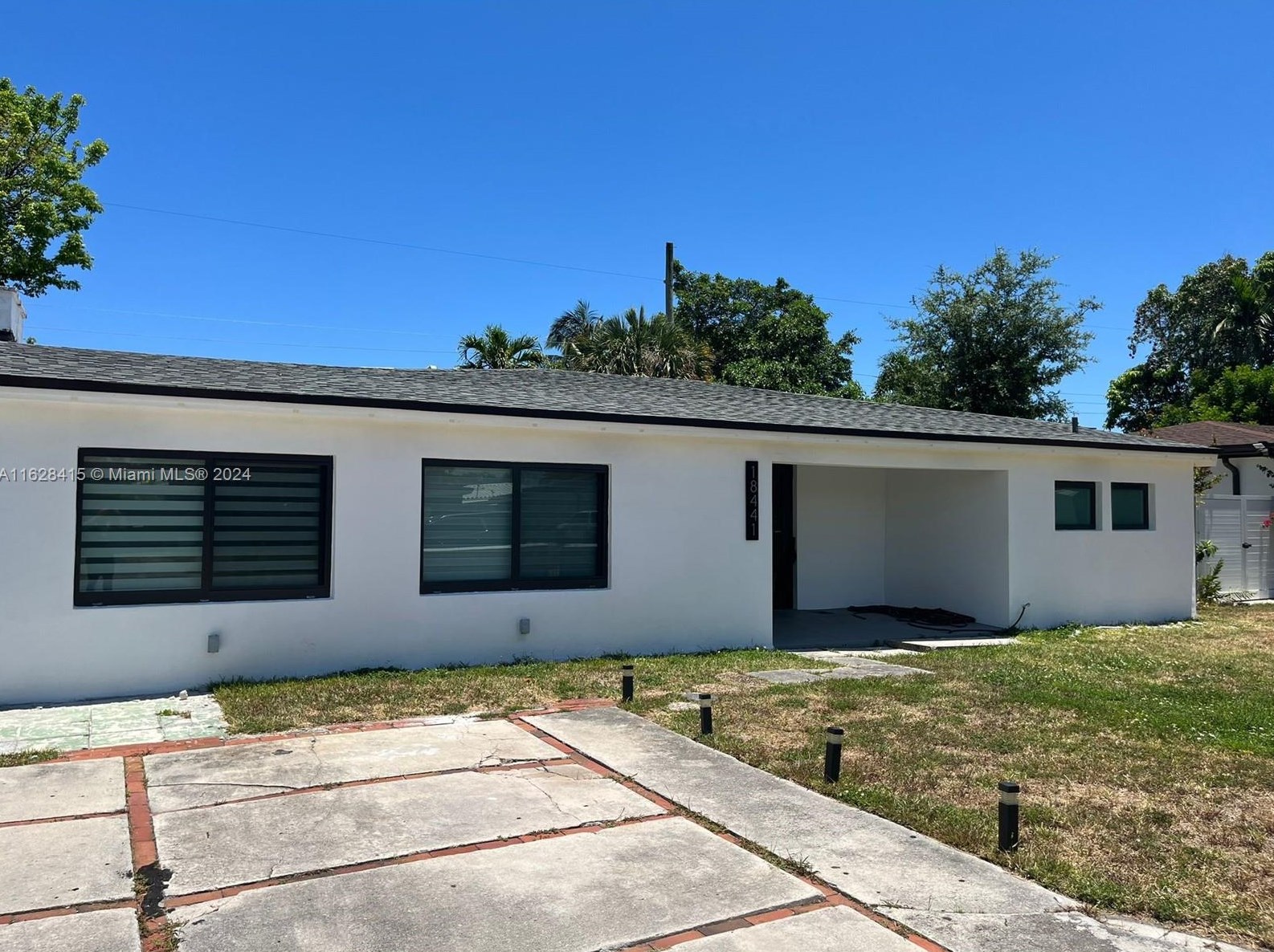 18441 21st Ave, Miami, FL 33179-5019