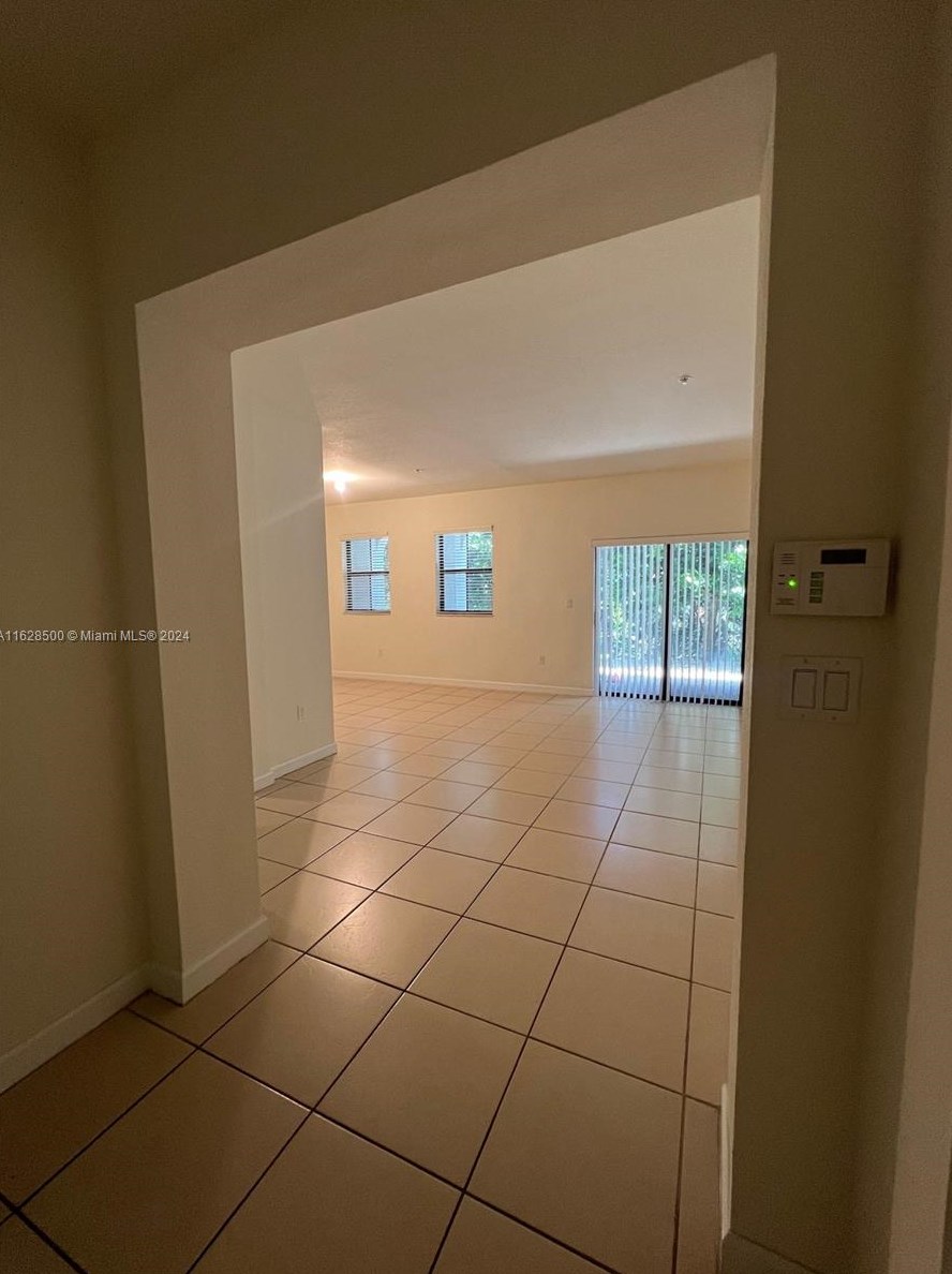 10630 Nw 88th St #112, Miami, FL 33178