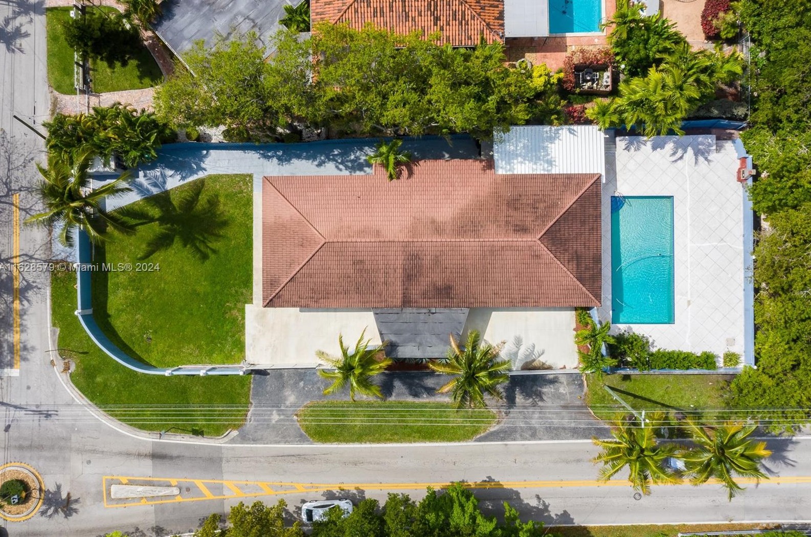 8300 10th Ave, Miami, FL 33138-3605