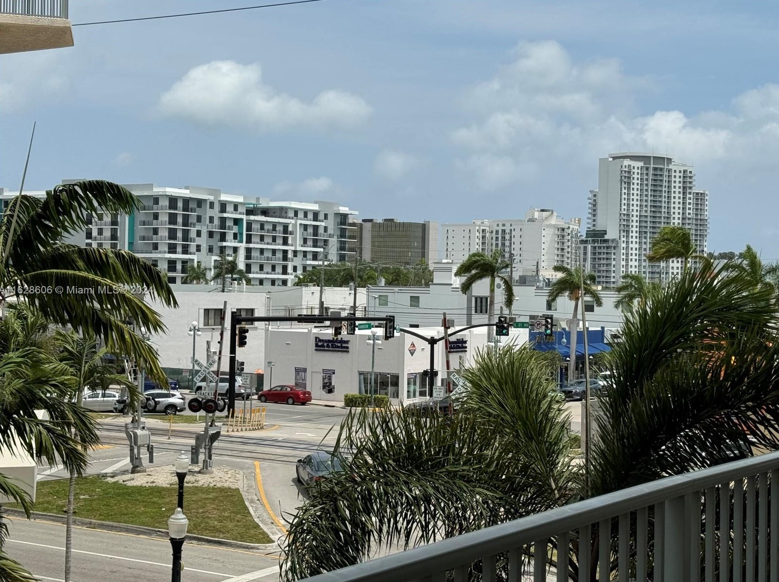 2100 Van Buren St #412, Hollywood, FL 33020