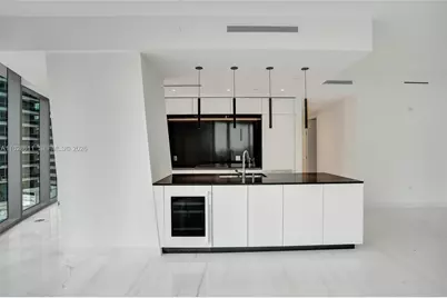 300 Biscayne Blvd Way #1607, Miami, FL 33131 - Photo 10