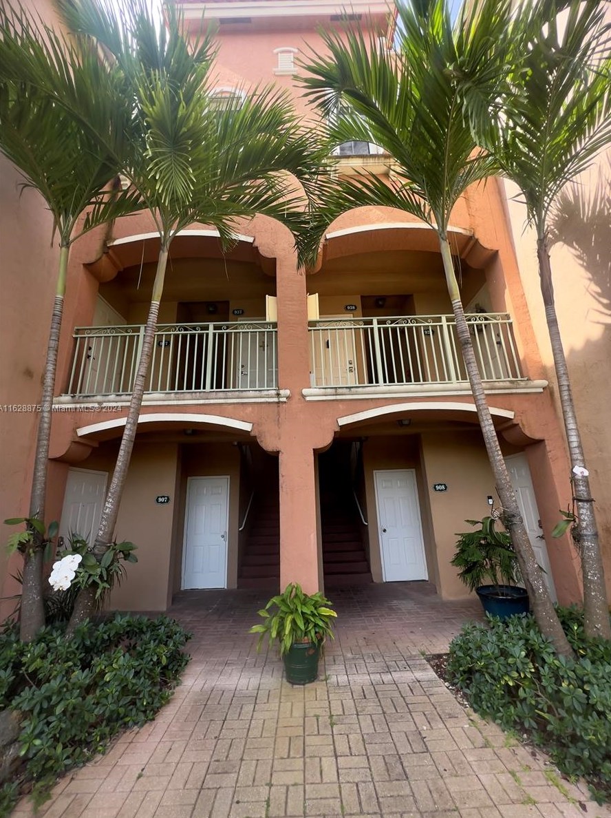 6700 Nw 114th Ave #927, Miami, FL 33178
