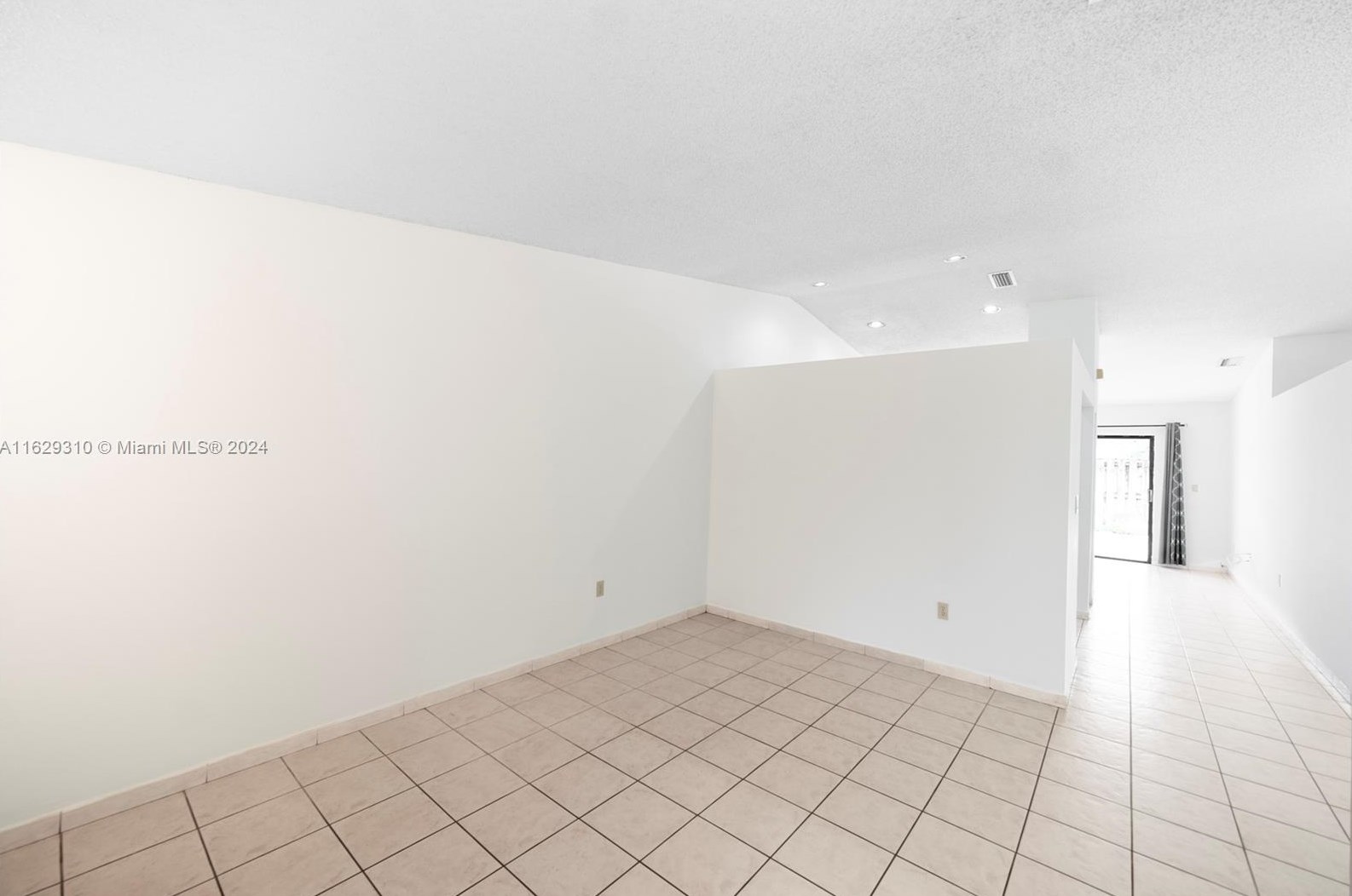 15567 Sw 110th Terrace, Miami, FL 33196