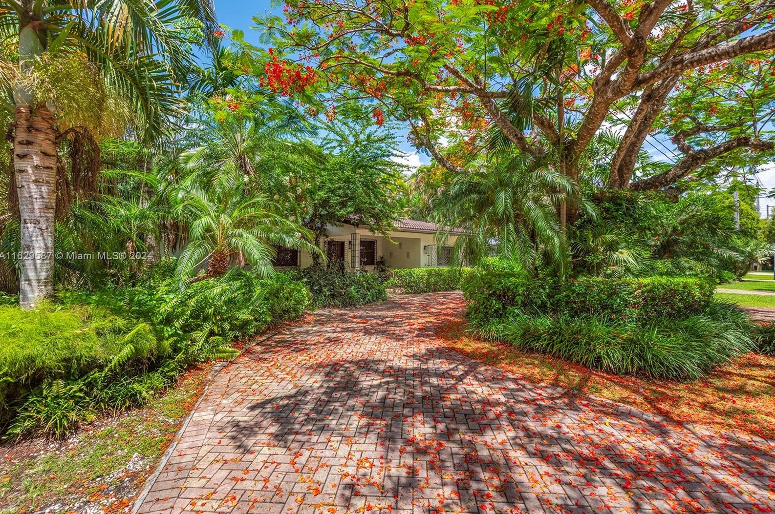 7620 59th Ave, Miami, FL 33143-5426