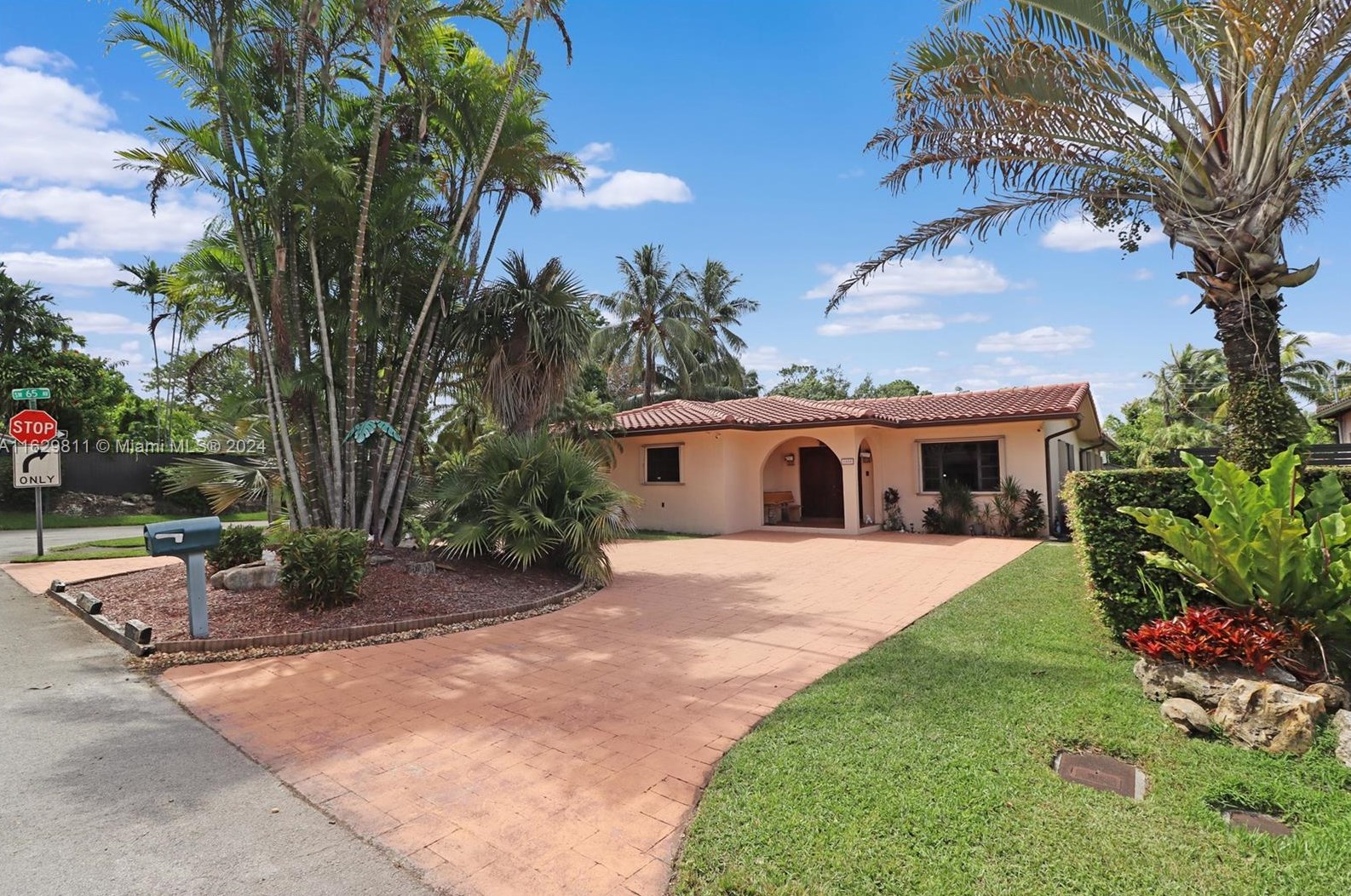 6500 45th St, Miami, FL 33155-5925