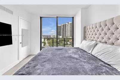 121 NE 34th St #905, Miami, FL 33137 - Photo 2