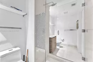 121 NE 34th St, Miami, FL 33137 - Photo 10