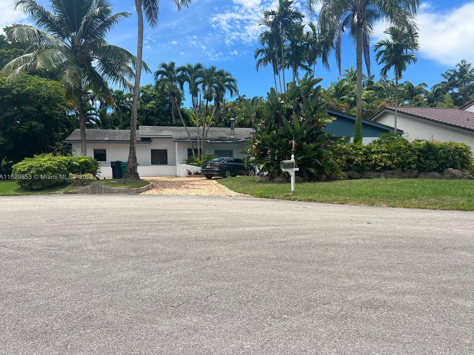 11520 Sw 92nd St, Miami, FL 33176
