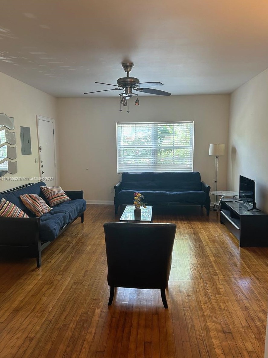 1241 13th St #4, Miami, FL 33139