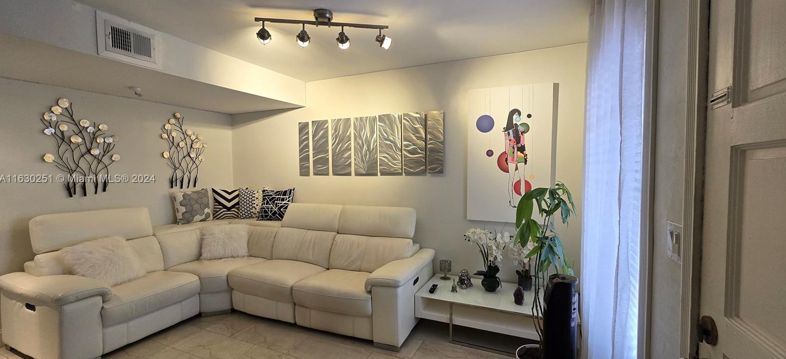1345 W 41st St #6, Hialeah, FL 33012