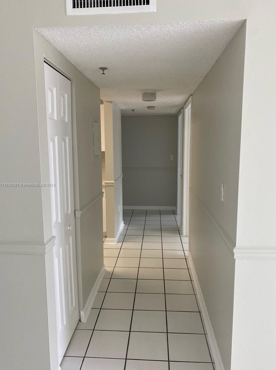 600 32nd Pl, Miami FL 33125-4142 exterior