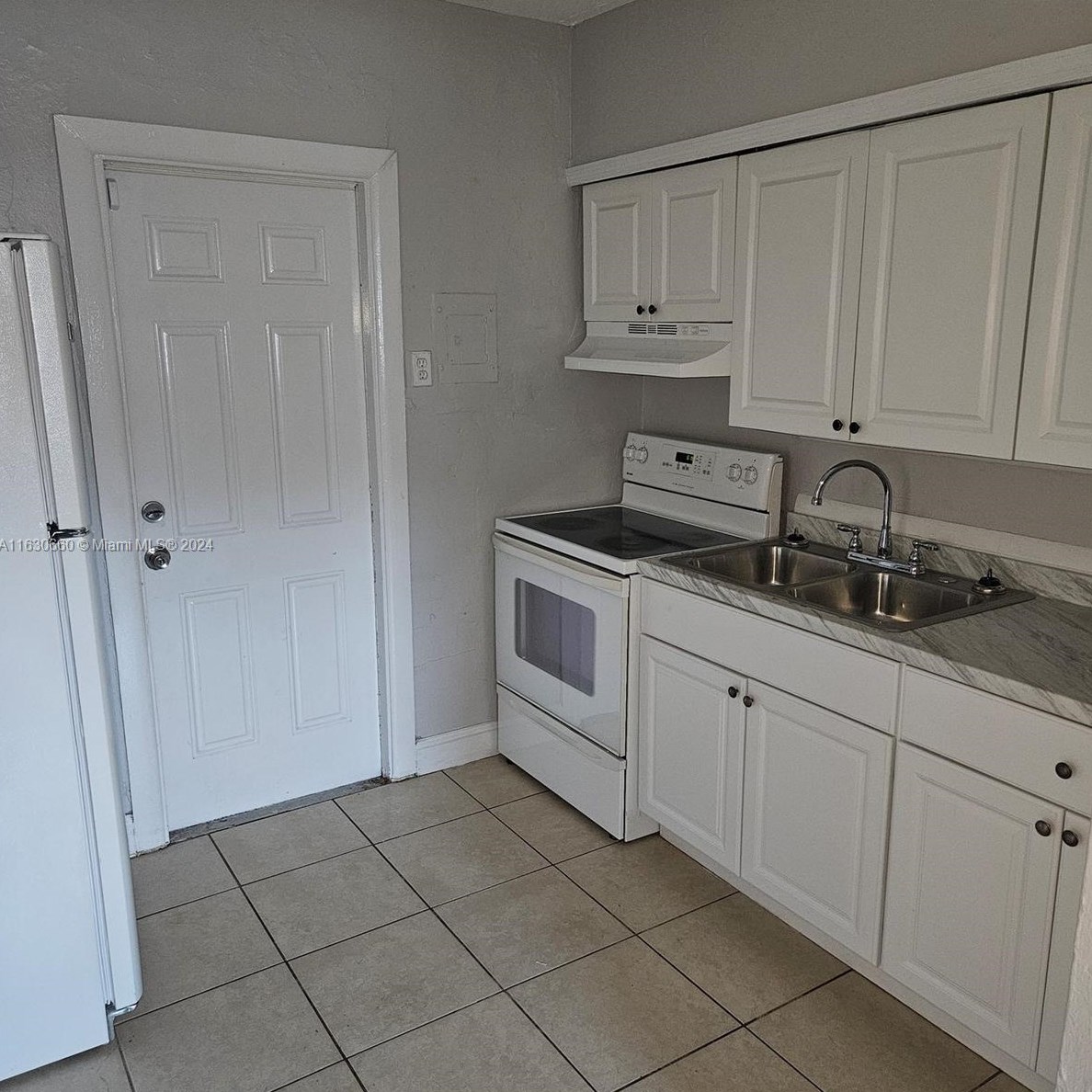 2107 Plunkett St, Hollywood, FL 33020