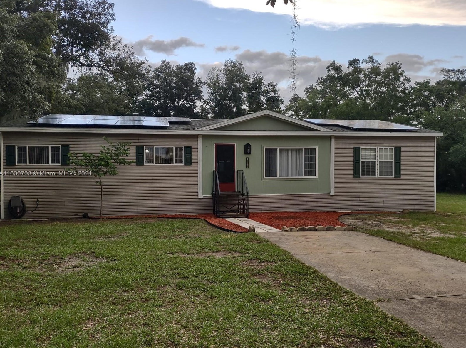 1223 Orange St, Apopka, FL 32703