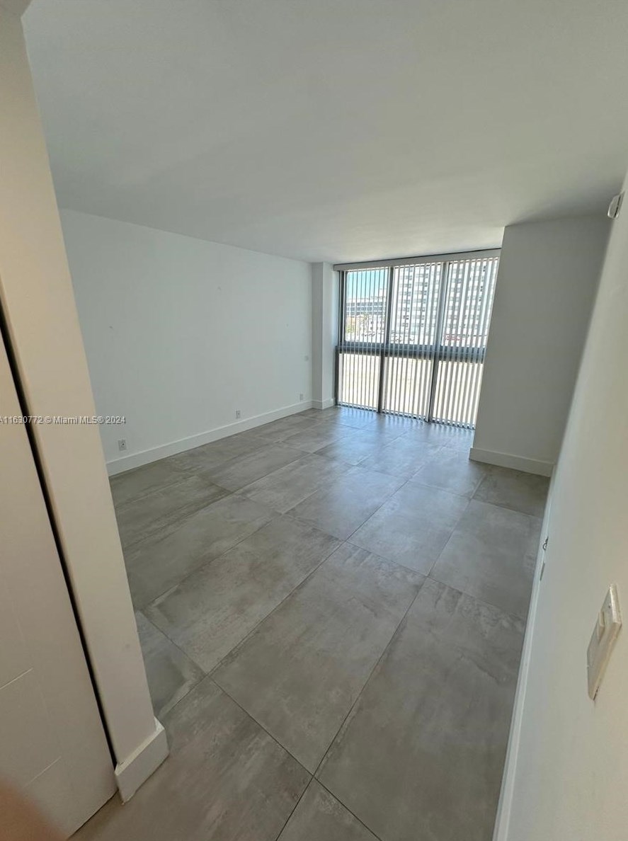 2655 Collins Ave #509, Miami Beach, FL 33140