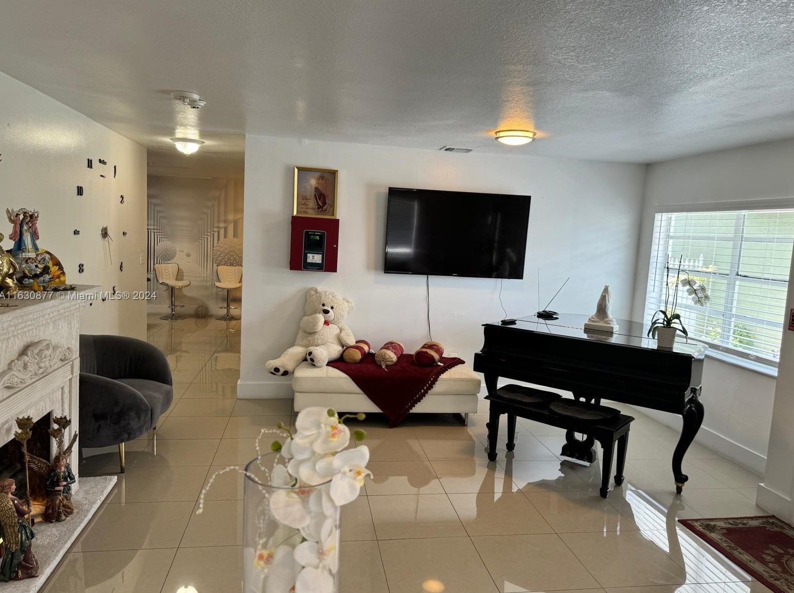 952 136 Pl, Miami FL 33175-1043 exterior