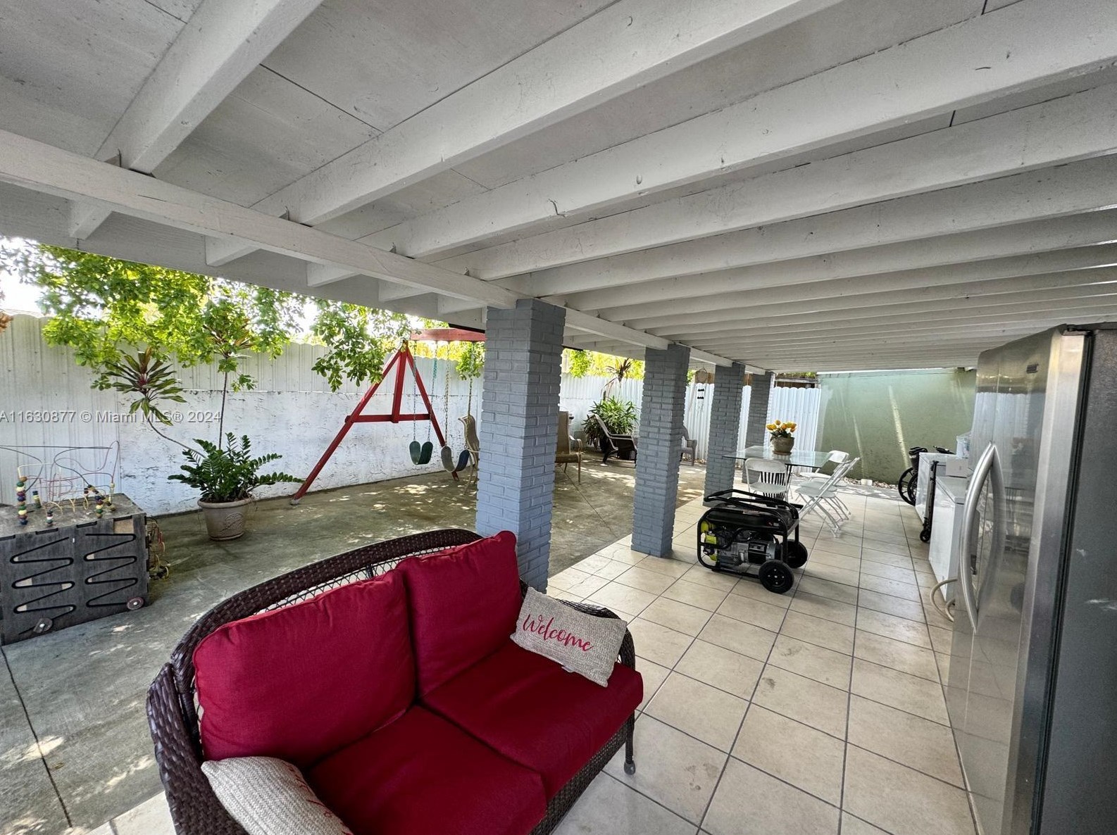 952 136 Pl, Miami FL 33175-1043 exterior