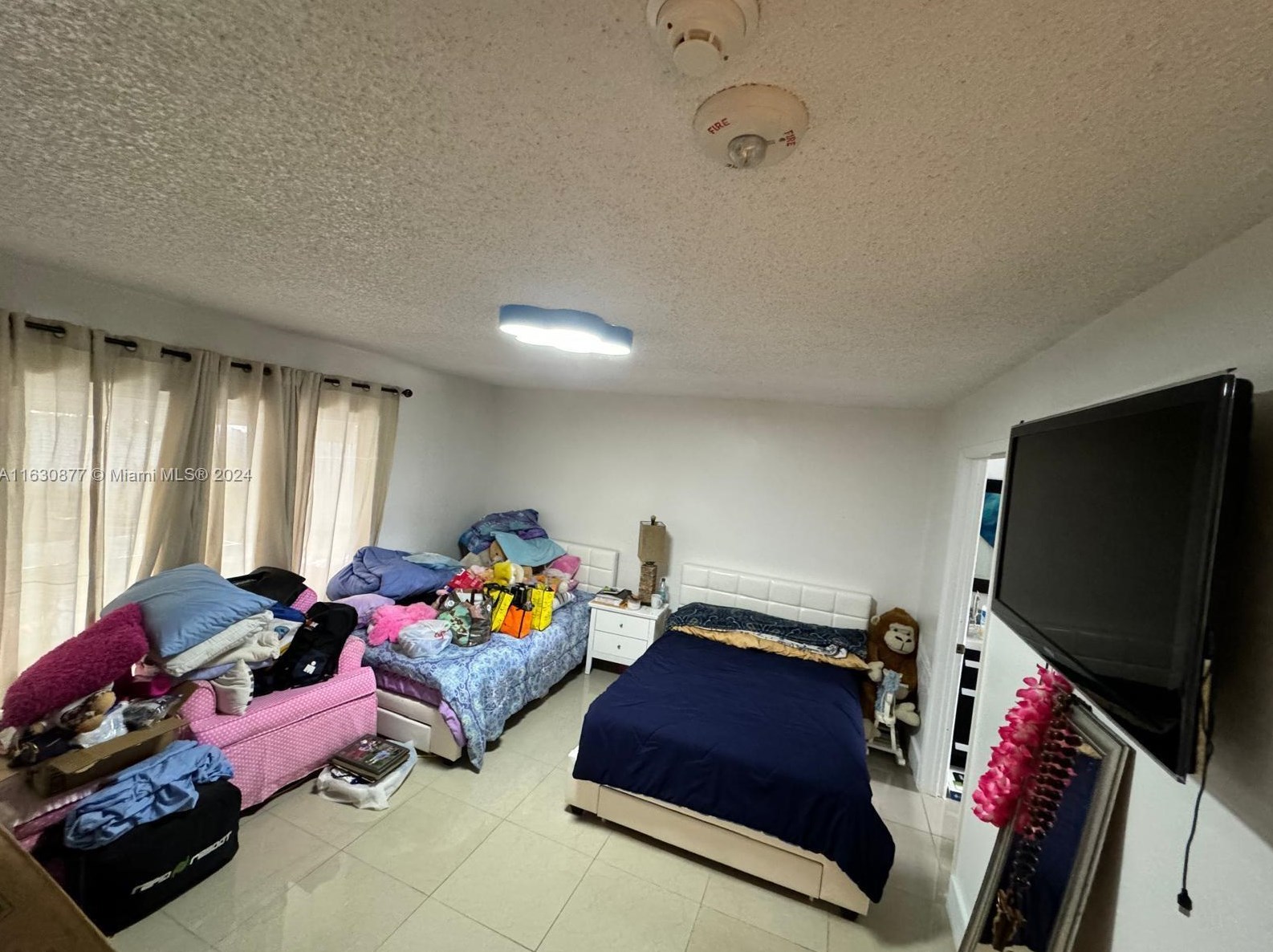 952 136 Pl, Miami FL 33175-1043 exterior