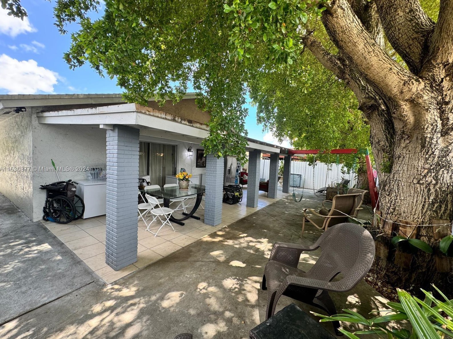 952 136 Pl, Miami FL 33175-1043 exterior