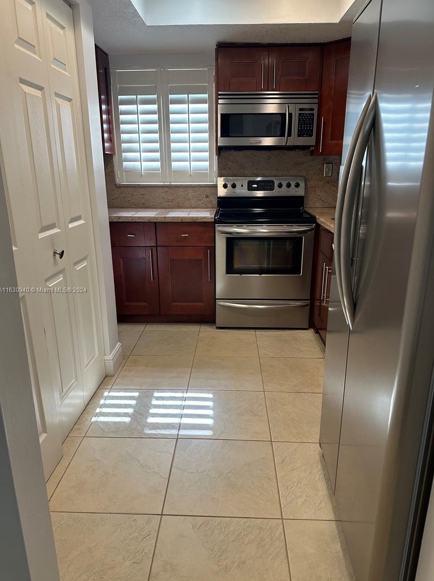 20803 Sw 83rd Ave, Miami, FL 33189