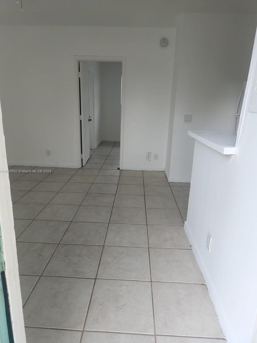 469 Sw 3rd St #8, Miami, FL 33130