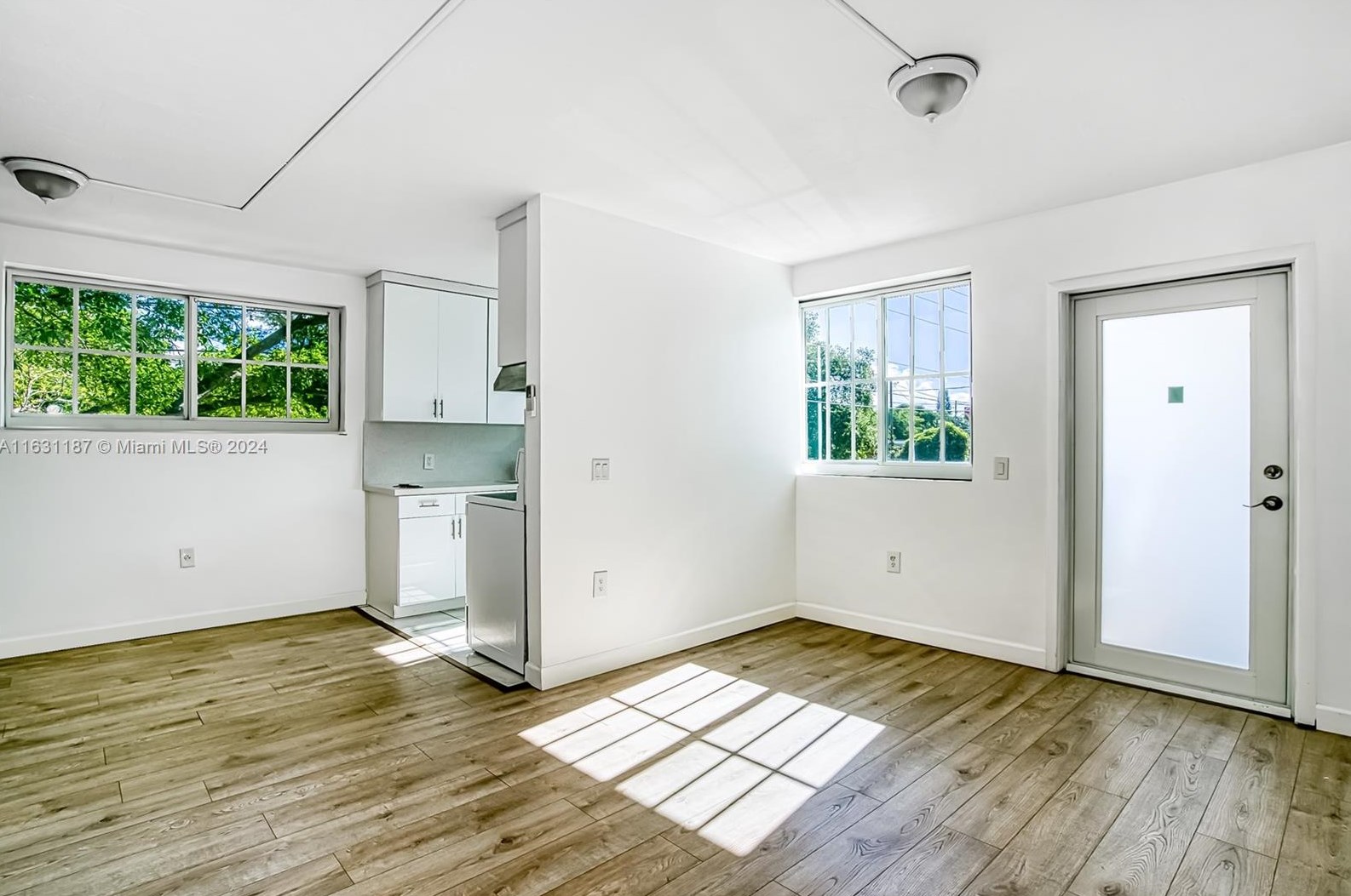 160 Ne 55th St #5, Miami, FL 33137