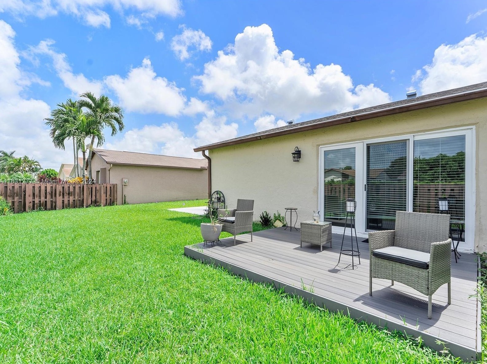 5429 Mirror Lakes Blvd, Boynton Beach FL  33472-1216 exterior
