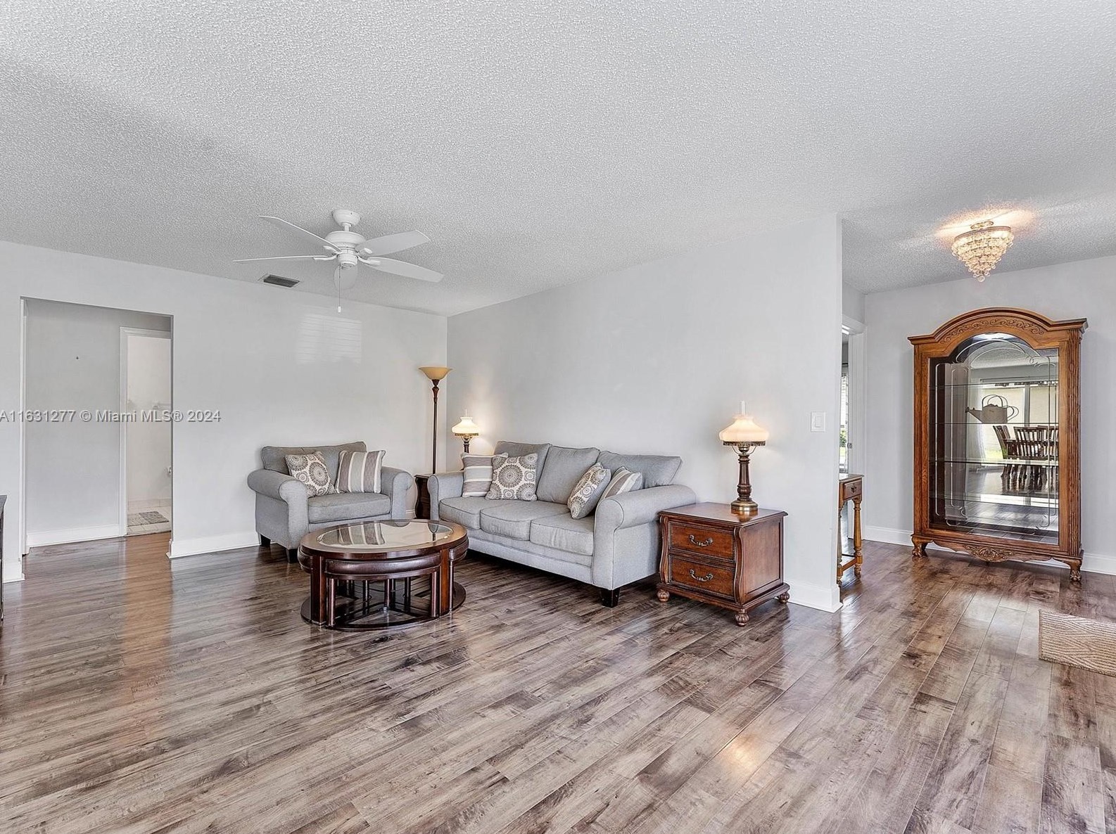 5429 Mirror Lakes Blvd, Boynton Beach FL  33472-1216 exterior