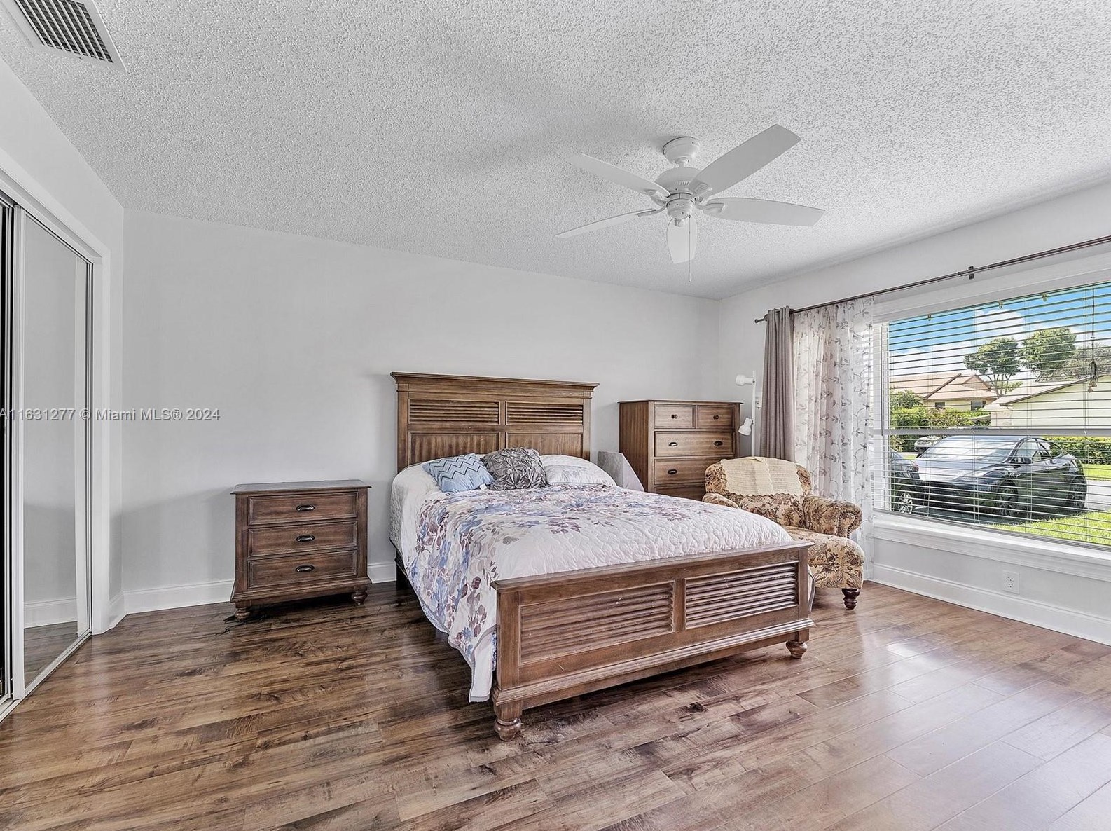 5429 Mirror Lakes Blvd, Boynton Beach FL  33472-1216 exterior