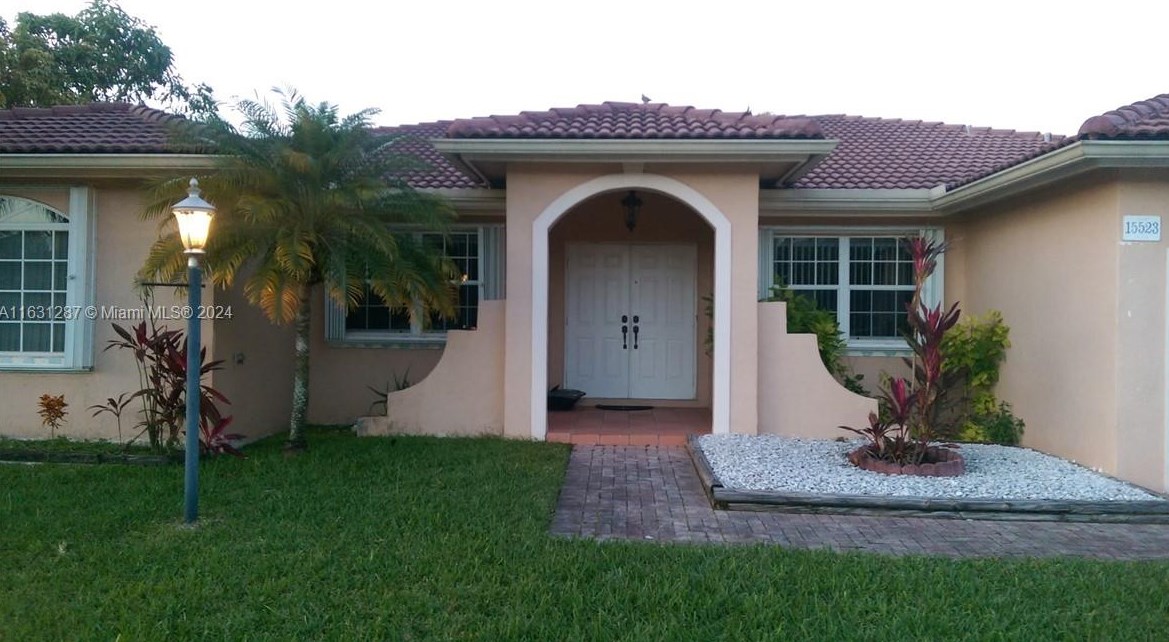 15523 Sw 171st St, Miami, FL 33187