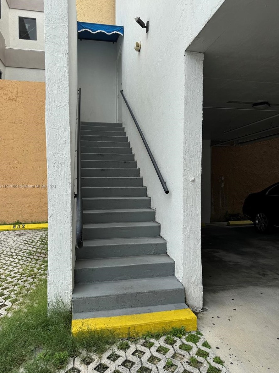 2120 W Flagler St # 401, Miami, FL 33135