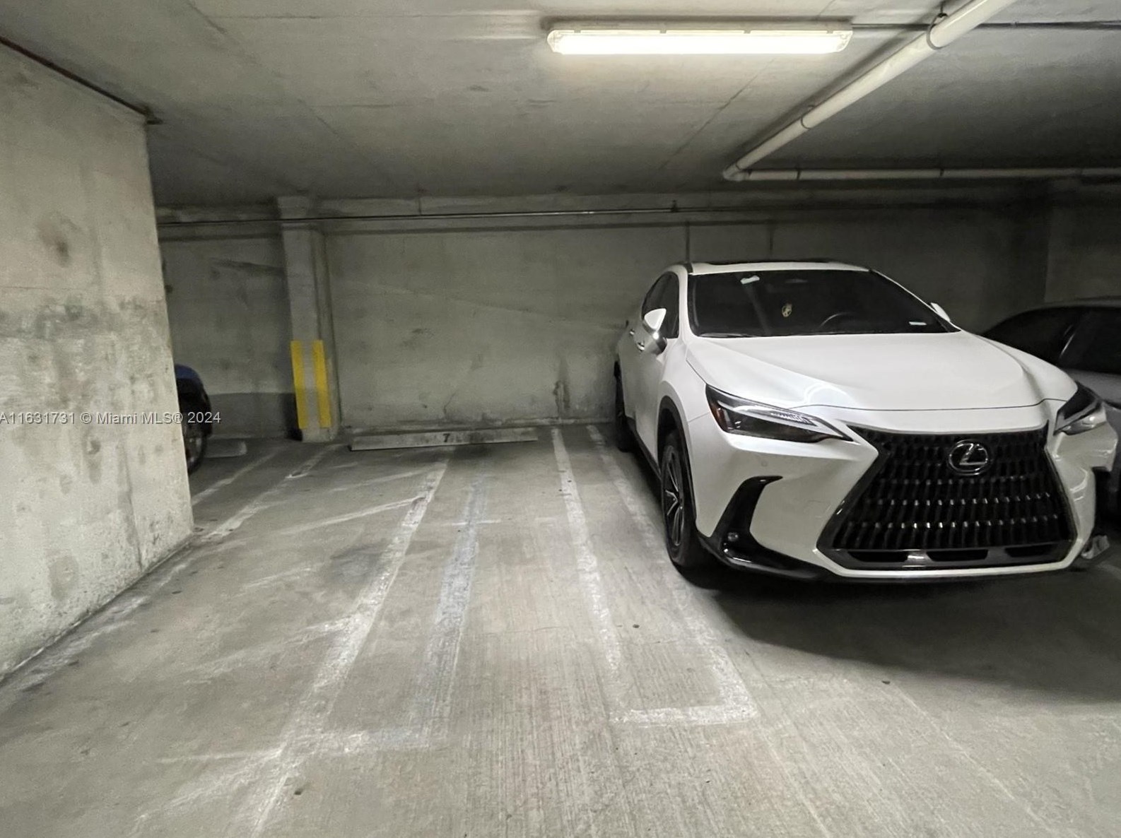 60 37th Ave, Miami FL 33125-4824 exterior