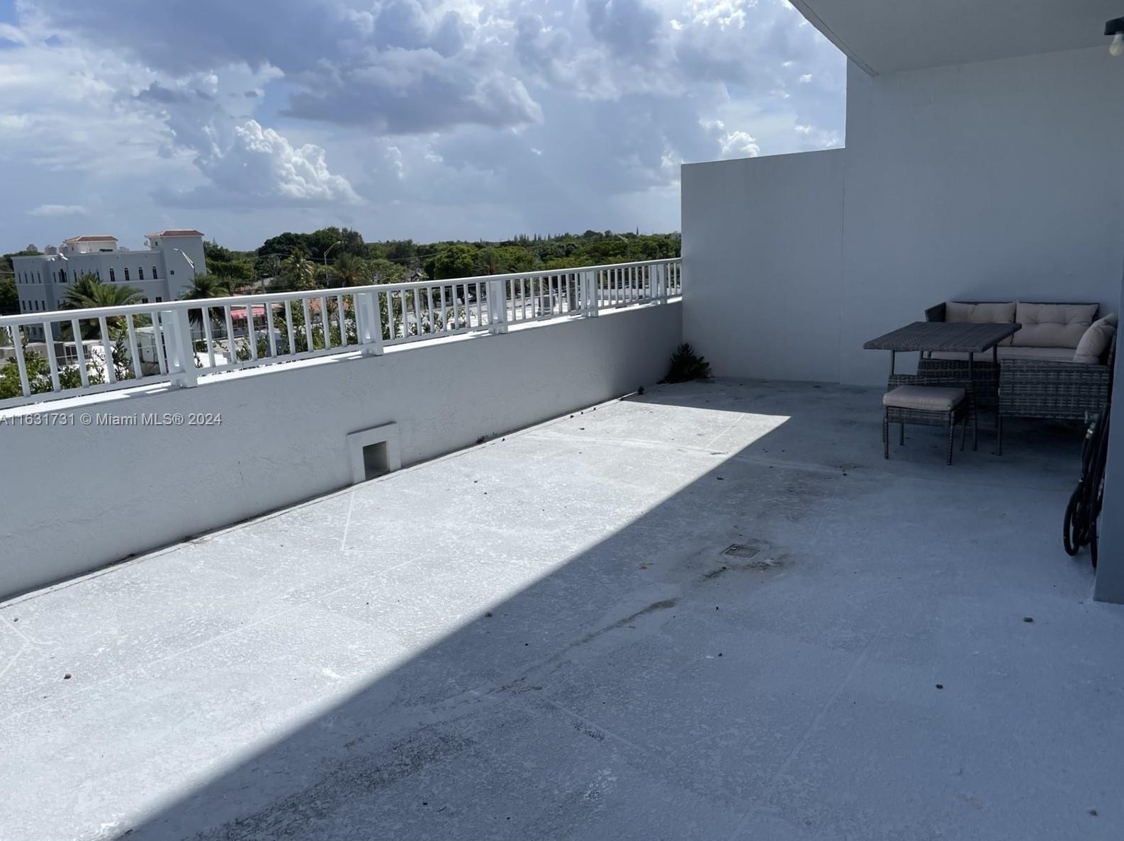 60 Nw 37th Ave #408, Miami, FL 33125