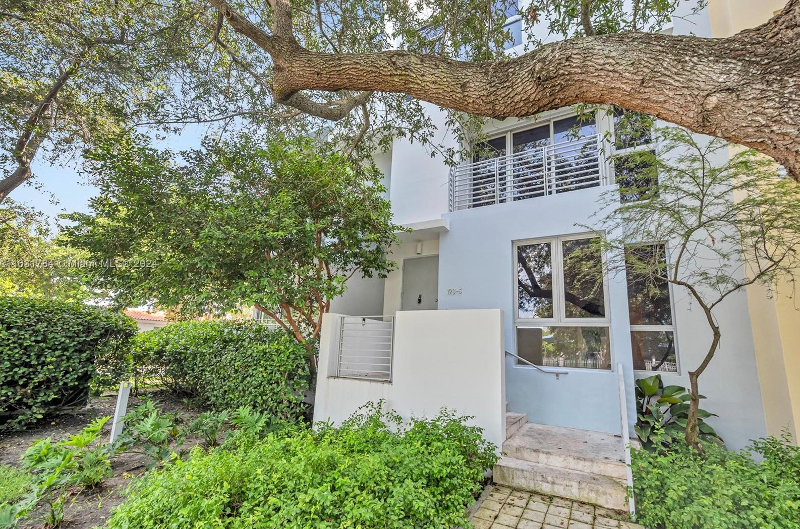 193 N Shore Dr #193-5, Miami, FL 33141