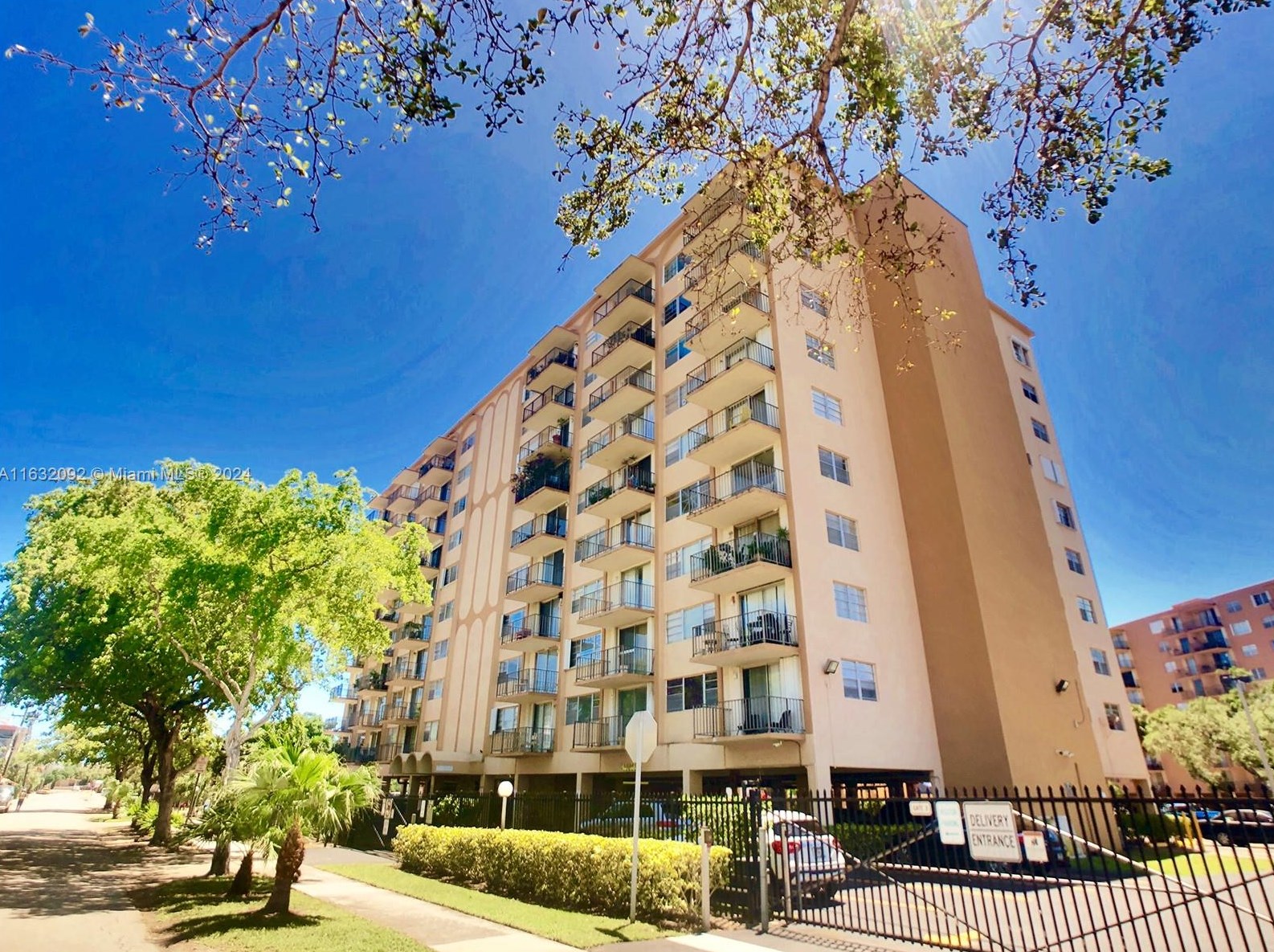 1470 Ne 125th Ter #706, Miami, FL 33161