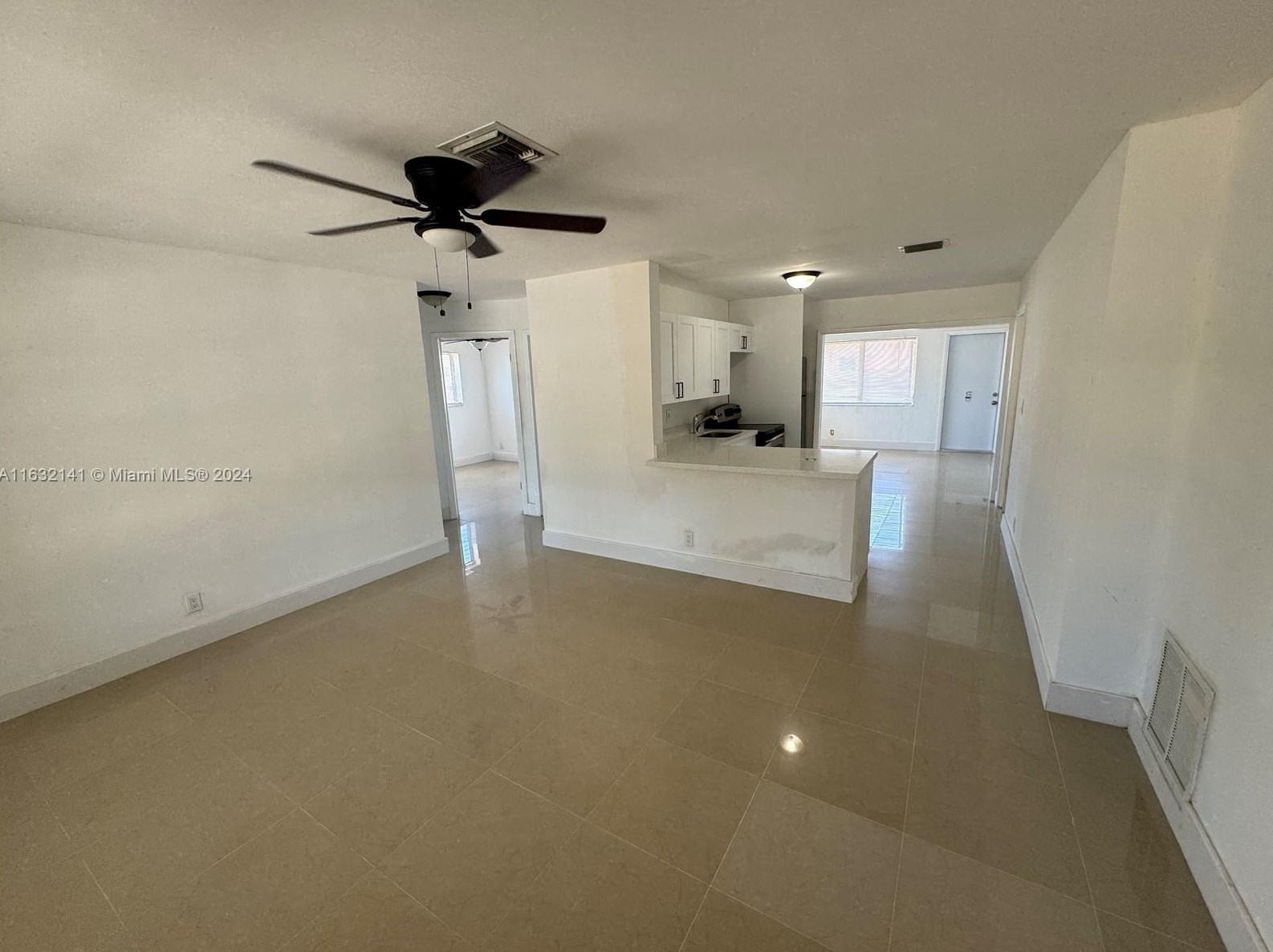 6770 Harding St, Hollywood, FL 33024