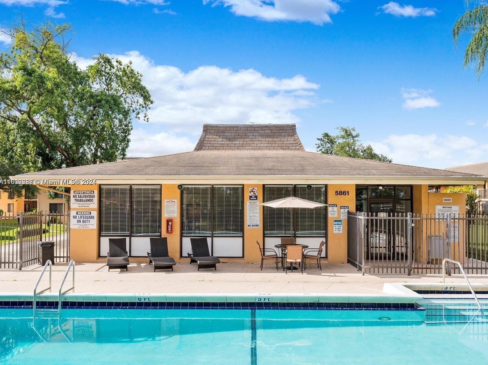 5981 Washington St #215, Hollywood, FL 33023